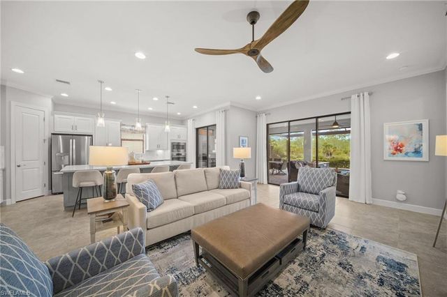 8879 Vaccaro CT, Naples, FL 34119