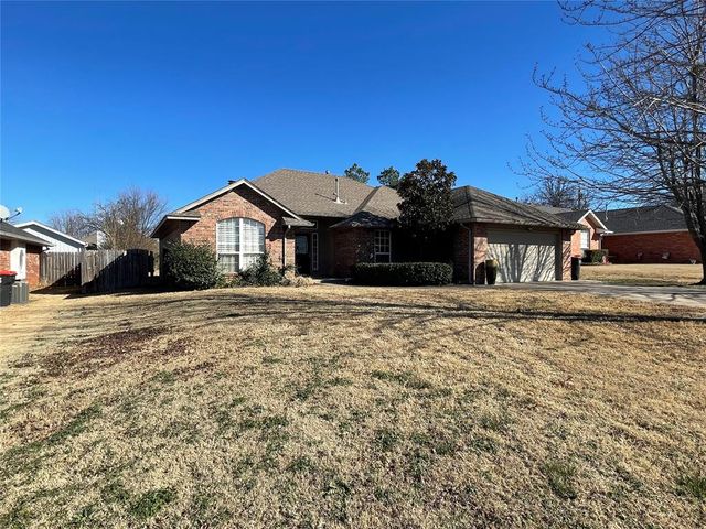 866 Harrison Street, Harrah, OK 73045