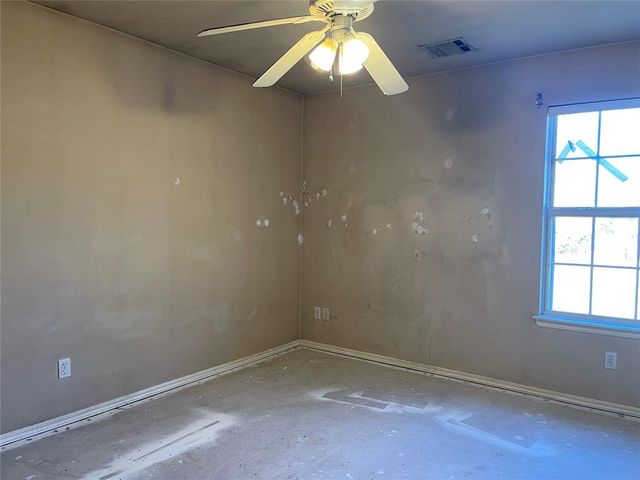 866 Harrison Street, Harrah, OK 73045