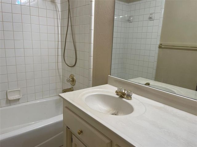 866 Harrison Street, Harrah, OK 73045