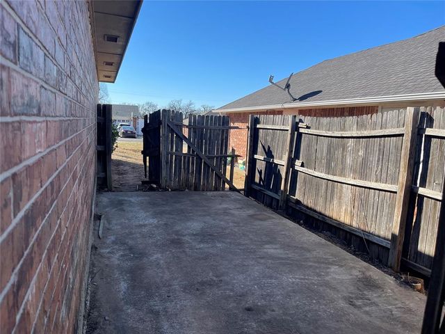 866 Harrison Street, Harrah, OK 73045