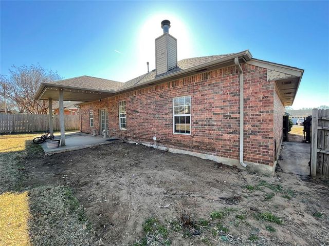 866 Harrison Street, Harrah, OK 73045