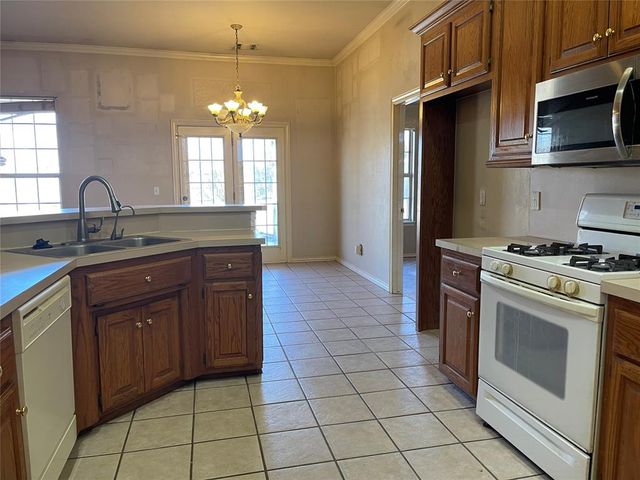 866 Harrison Street, Harrah, OK 73045