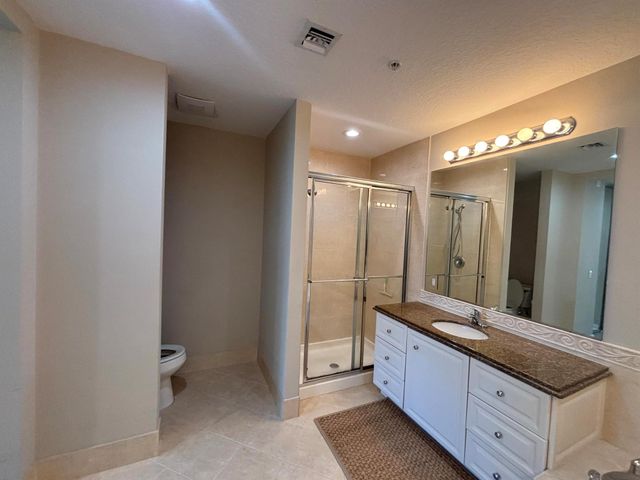 7 Harbour Isle Drive E 301, Fort Pierce, FL 34949