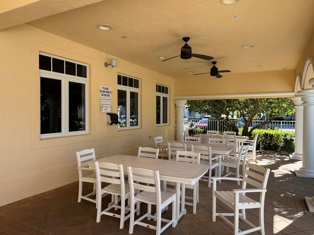 7 Harbour Isle Drive E 301, Fort Pierce, FL 34949