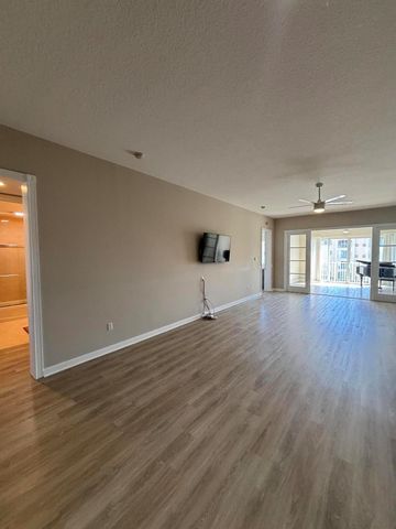 7 Harbour Isle Drive E 301, Fort Pierce, FL 34949