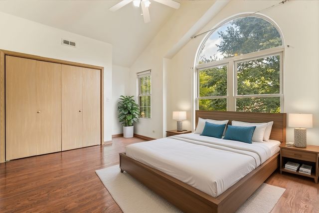 6852 S MICHIGAN Avenue, Chicago, IL 60619