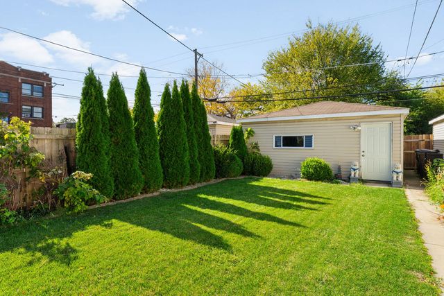 6852 S MICHIGAN Avenue, Chicago, IL 60619