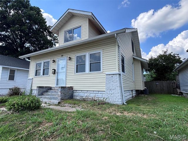 75 Eckhard Avenue, Wood River, IL 62095