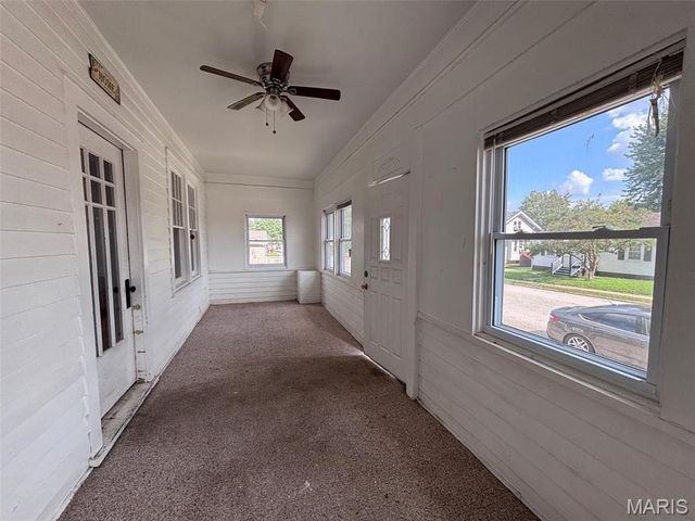 75 Eckhard Avenue, Wood River, IL 62095