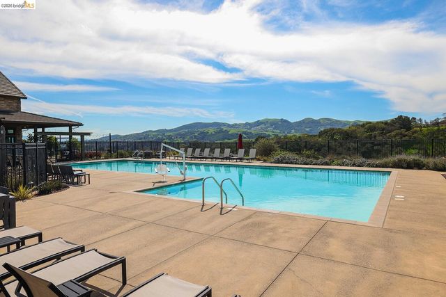 61101 Via Vicenza, San Ramon, CA 94583