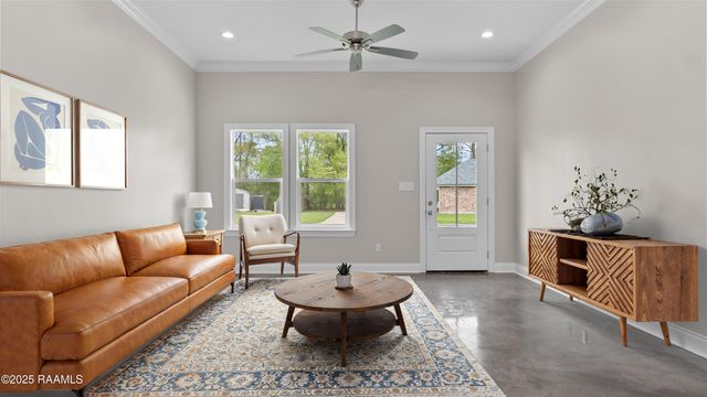 1025 Timber Trails Road, Breaux Bridge, LA 70517