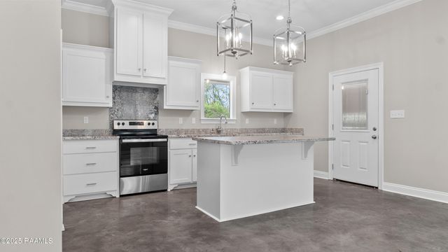 1025 Timber Trails Road, Breaux Bridge, LA 70517