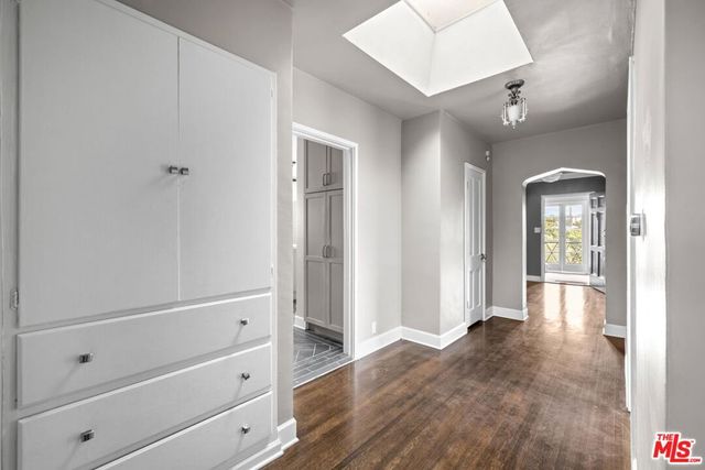 1307 S Rimpau Boulevard, Los Angeles, CA 90019