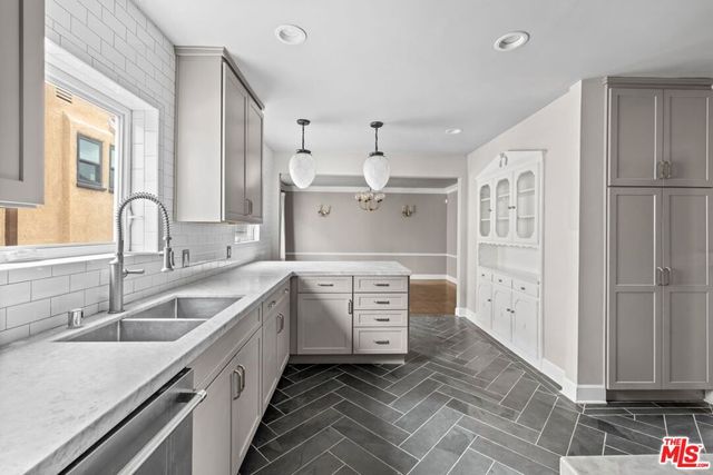 1307 S Rimpau Boulevard, Los Angeles, CA 90019