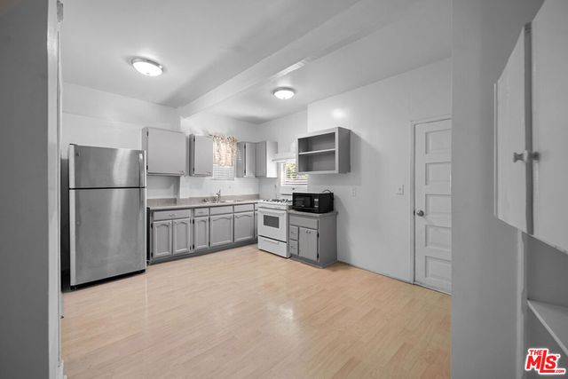 826 S Park View Street, Los Angeles, CA 90057