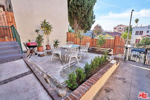 826 S Park View Street, Los Angeles, CA 90057