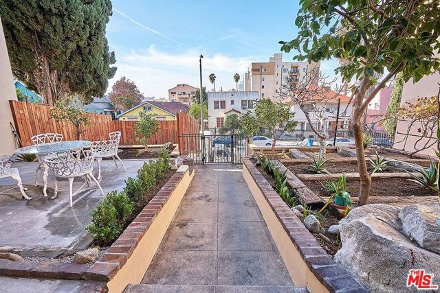 826 S Park View Street, Los Angeles, CA 90057