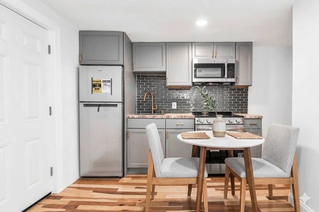 193 Appleton 3, Lowell, MA 01852