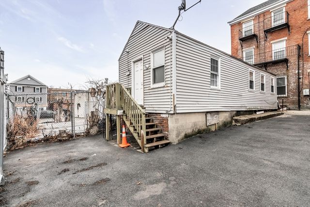 193 Appleton 3, Lowell, MA 01852