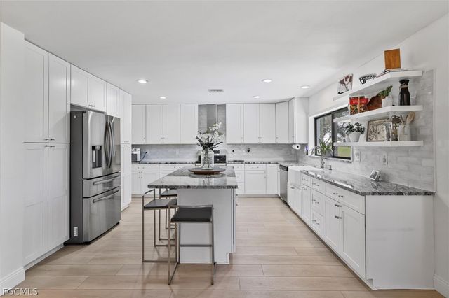 17304 Vagabond CIR, Punta Gorda, FL 33955