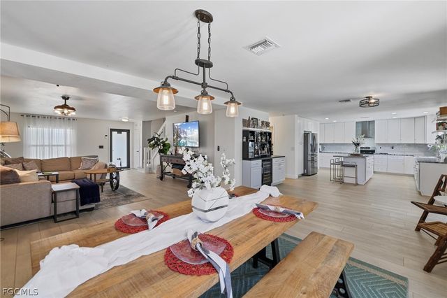 17304 Vagabond CIR, Punta Gorda, FL 33955