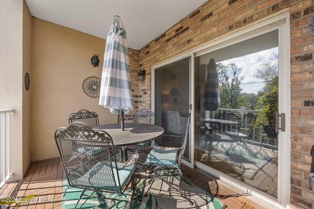5601 Coach Gate Wynde 6A, Louisville, KY 40207