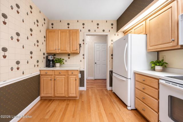 5601 Coach Gate Wynde 6A, Louisville, KY 40207