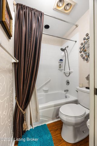 5601 Coach Gate Wynde 6A, Louisville, KY 40207