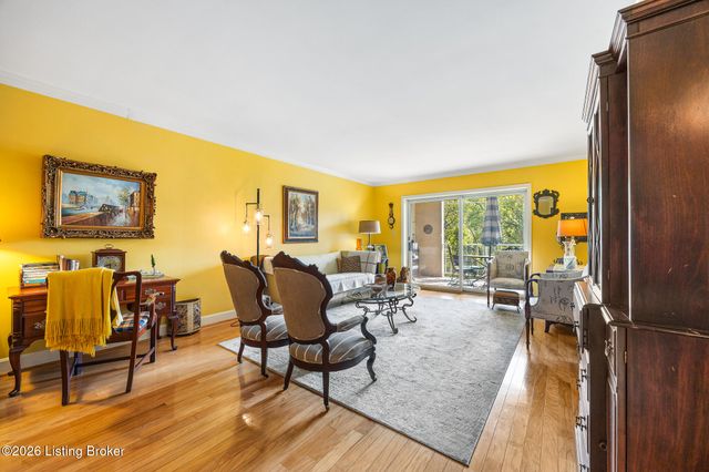 5601 Coach Gate Wynde 6A, Louisville, KY 40207