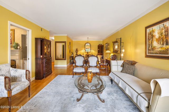 5601 Coach Gate Wynde 6A, Louisville, KY 40207