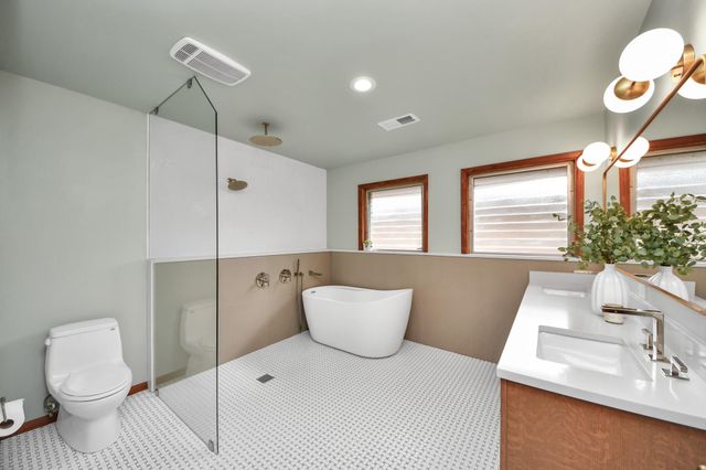 6327 Grovewood Ln, Houston, TX 77008