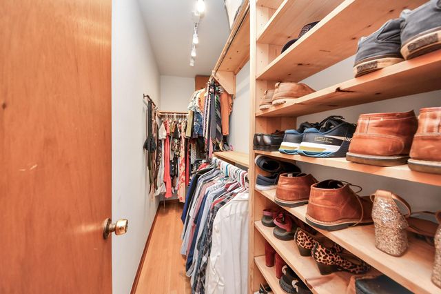 6327 Grovewood Ln, Houston, TX 77008