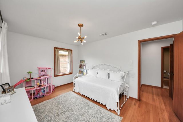 6327 Grovewood Ln, Houston, TX 77008