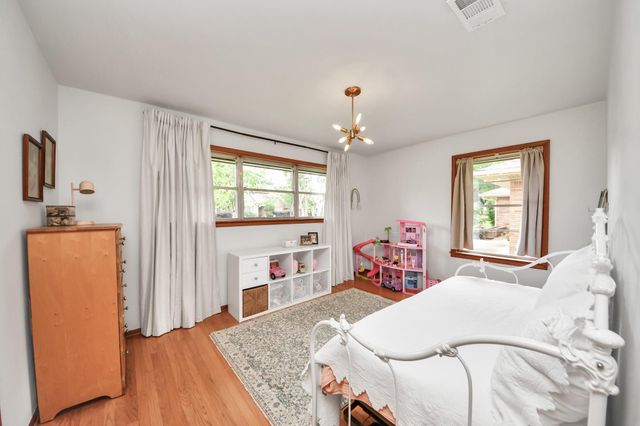 6327 Grovewood Ln, Houston, TX 77008