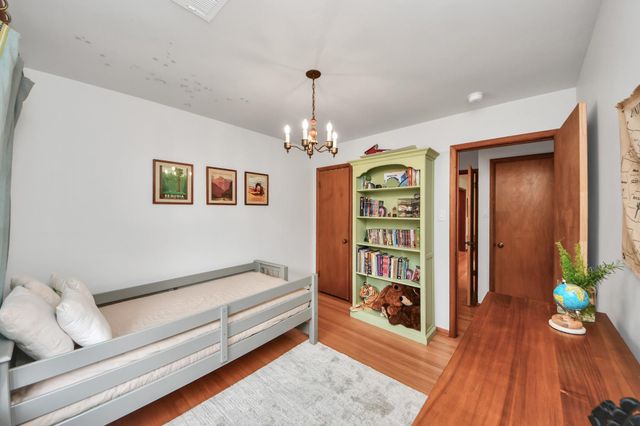 6327 Grovewood Ln, Houston, TX 77008