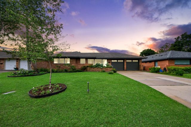 6327 Grovewood Ln, Houston, TX 77008