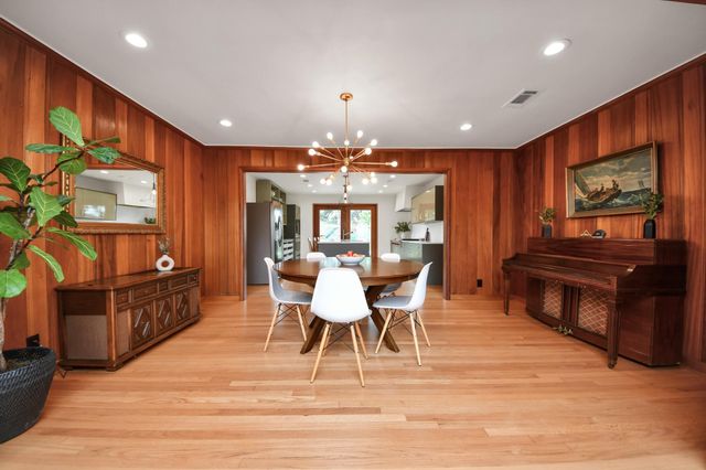 6327 Grovewood Ln, Houston, TX 77008