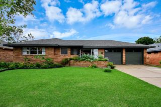 6327 Grovewood Ln, Houston, TX 77008