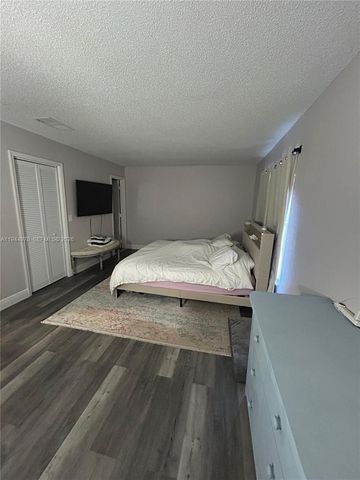 7402 NW 75th St, Tamarac, FL 33321