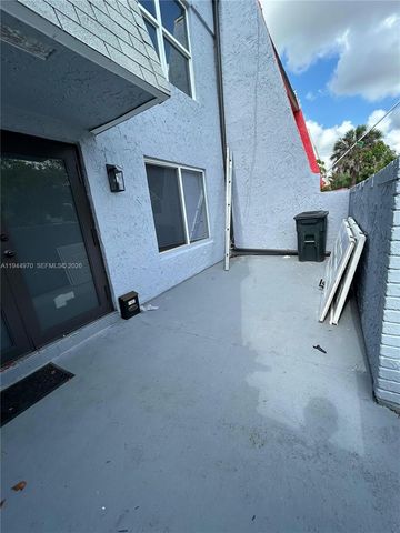 7402 NW 75th St, Tamarac, FL 33321