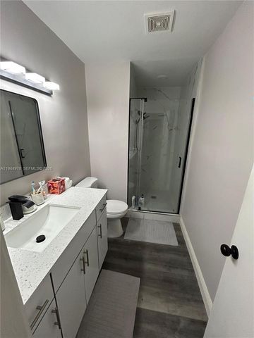 7402 NW 75th St, Tamarac, FL 33321