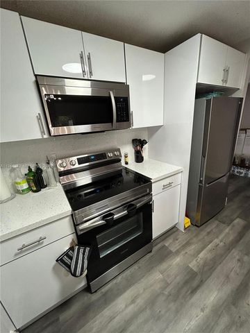 7402 NW 75th St, Tamarac, FL 33321