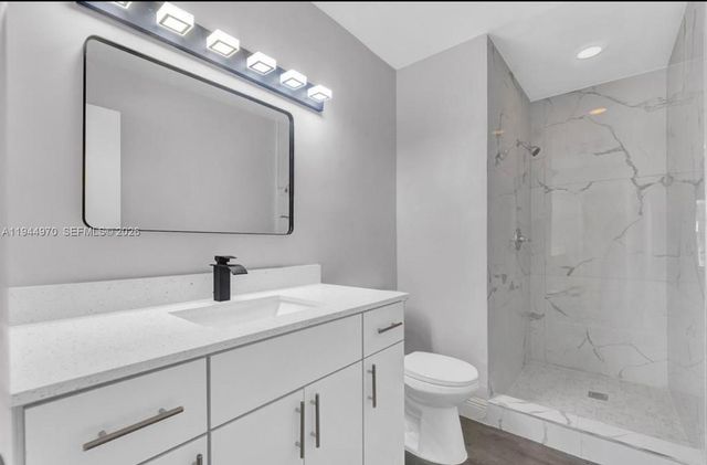 7402 NW 75th St, Tamarac, FL 33321