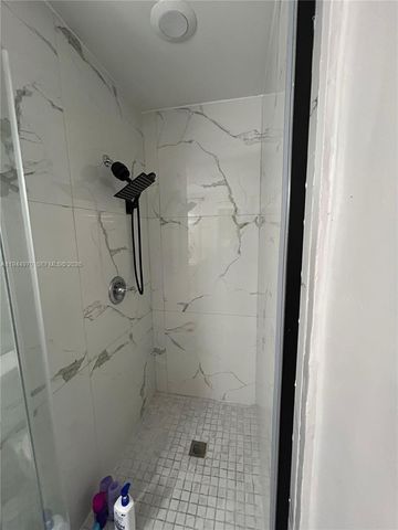 7402 NW 75th St, Tamarac, FL 33321