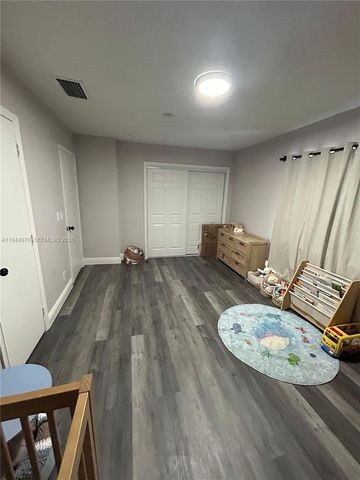 7402 NW 75th St, Tamarac, FL 33321