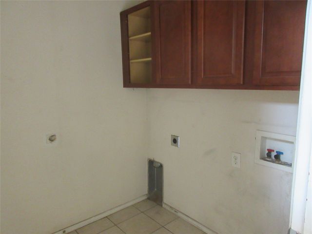 1100 Manhassett Court, Fort Worth, TX 76140