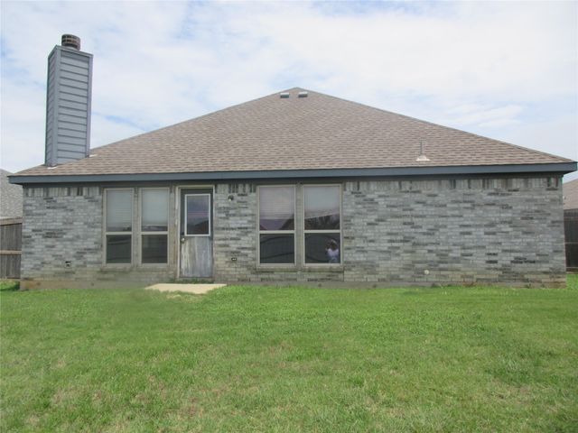 1100 Manhassett Court, Fort Worth, TX 76140