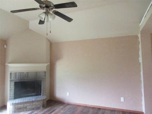 1100 Manhassett Court, Fort Worth, TX 76140