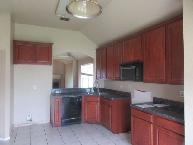 1100 Manhassett Court, Fort Worth, TX 76140